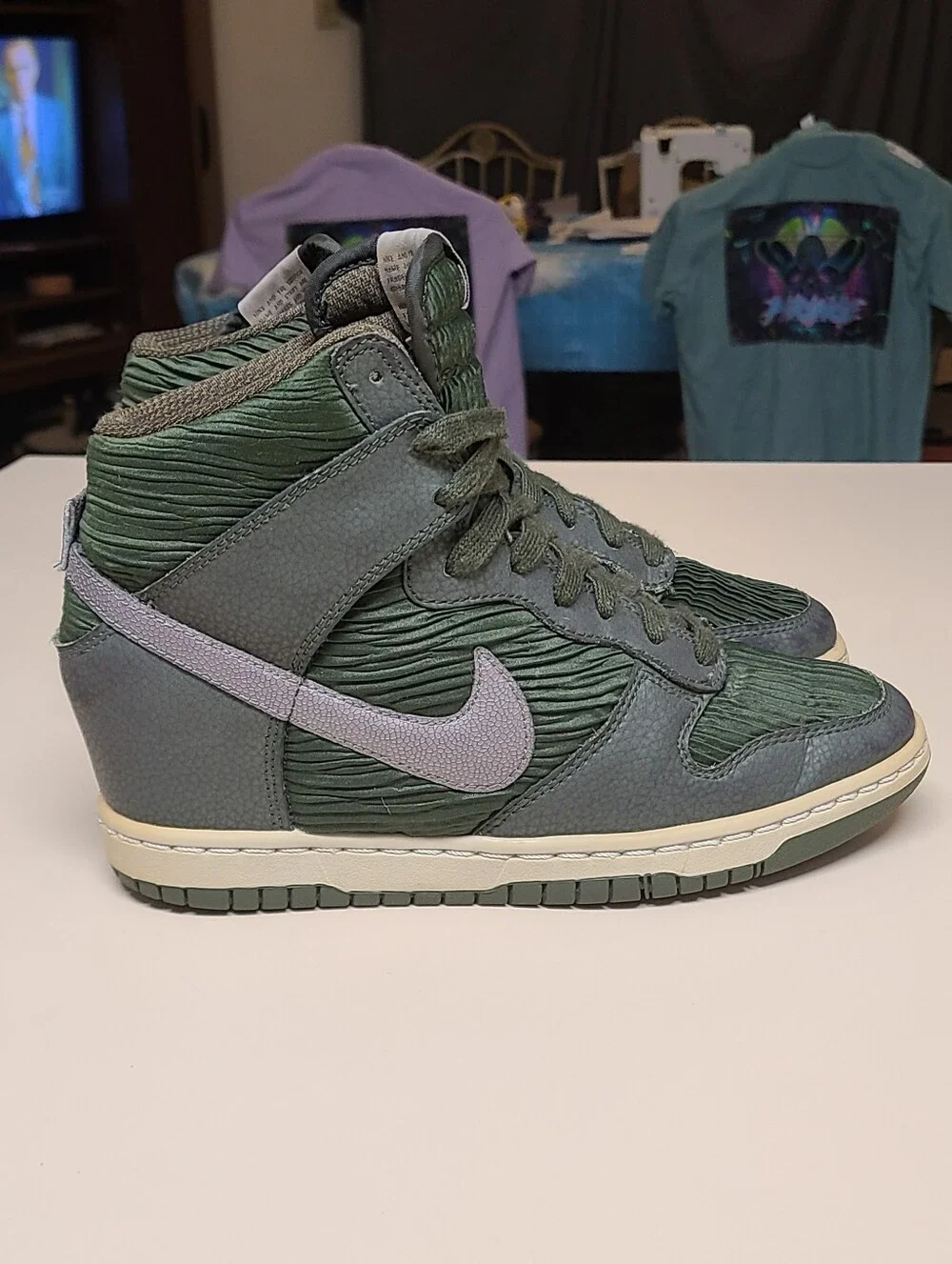Nike Dunk Sky Hi Carbon Green casual wedge hi top sneakers size 7.5
